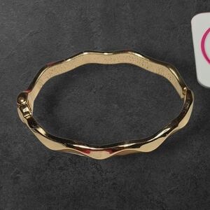 Wavy Gold Women's Bracelet